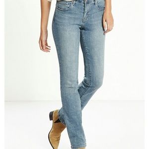 **SOLD**Levi's 505 Ambiance Straight Leg